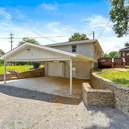 Holiday home Paradise Found With Pool And Hot Tub