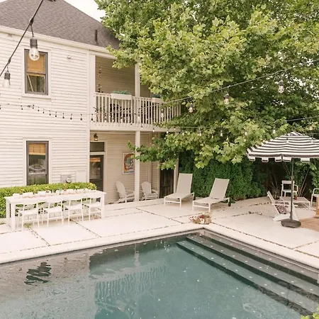 Historic Gem 4 Bedroom With Pool, Walk To All Hotspots Nashville