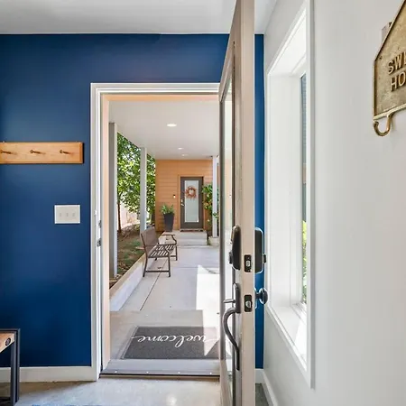 Walk & Bike-stunning Natural Light! 13 Mins To Downtown Holiday home