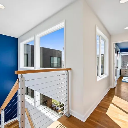 Holiday home Walk & Bike-stunning Natural Light! 13 Mins To Downtown
