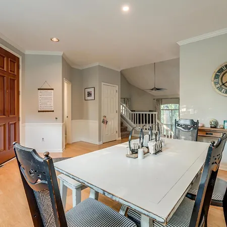 Family W/ Deck: 12 Mi To Downtown Nashville! Holiday home Nashville