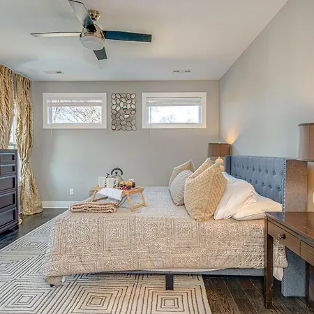 Holiday home Cultured Coach - Music Row - Mins To Downtown *
