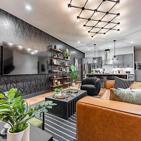 Two Lavish Gulch Homes - Mins To Broadway Holiday home *