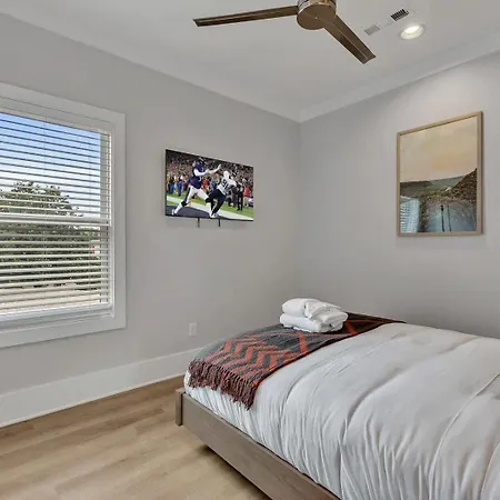 Holiday home Ensemble-4 Unit Combo-8 Mins To Broadway