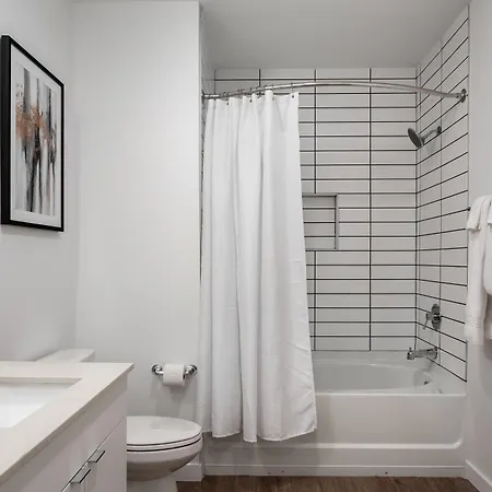 Mint House - The Gulch - Division St 4*