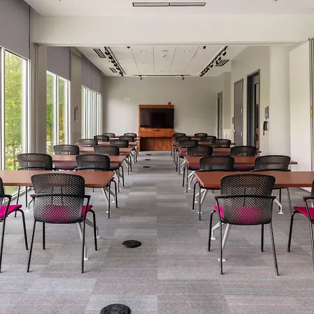 Hotel Aloft By Marriott Airport 3*