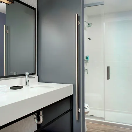 Aloft By Marriott Airport 3*