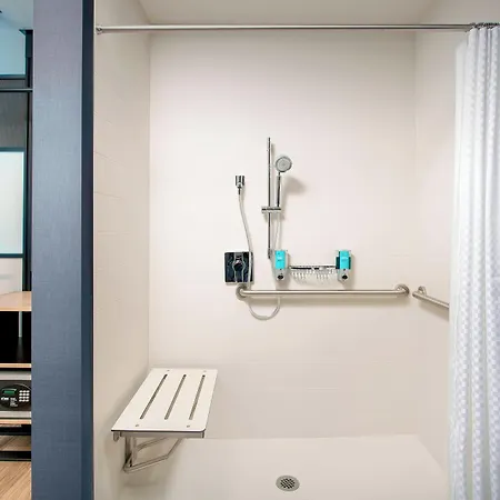 Aloft By Marriott Airport Hotel 3*