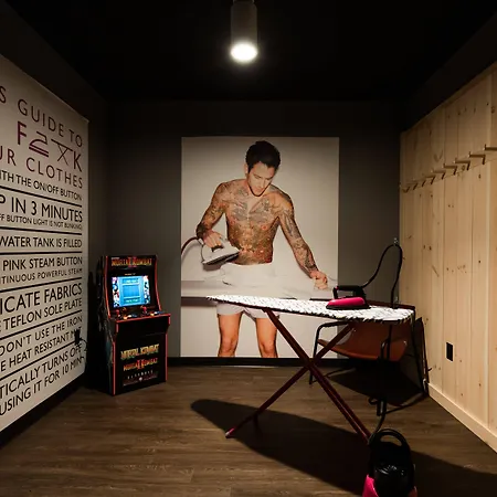 Moxy Downtown Hotel