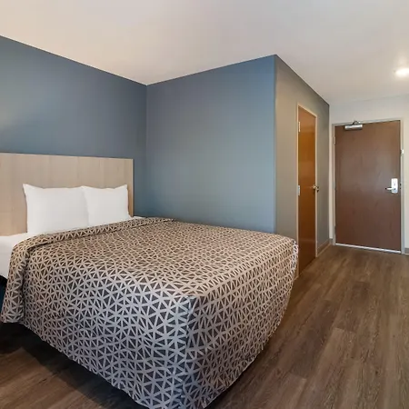 Hotel Woodspring Hermitage - Airport