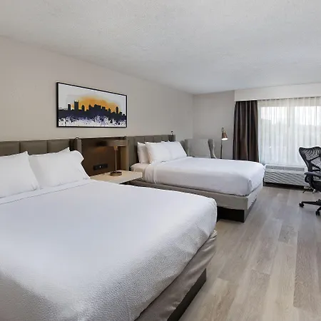 Crowne Plaza Airport By Ihg Hotel 3*