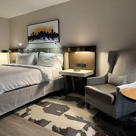 Crowne Plaza Airport By Ihg