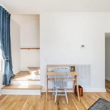 Chic 2 Bed 2 Bath, In 12 South * Nashville