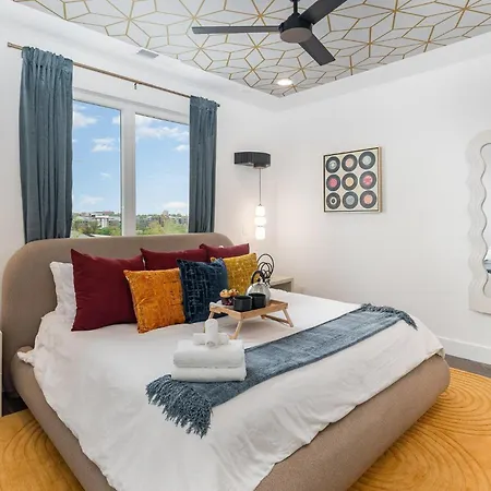 Holiday home Painted Note - Rooftop Hot Tub - Mins To Broadway