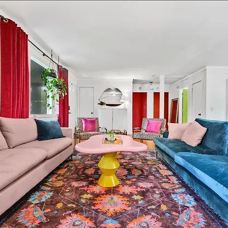 Bachelorette Retreat In Holiday home