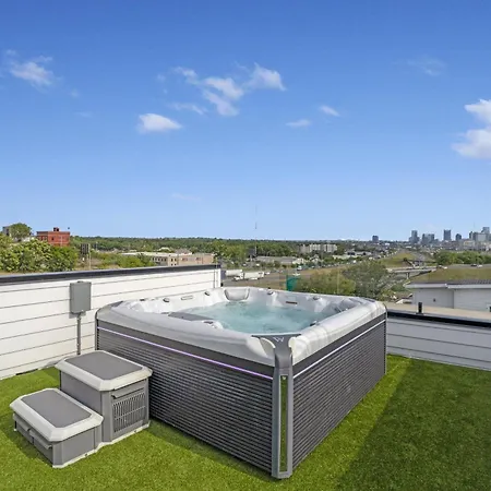 Holiday home Luxe-high Note-rooftop Hot Tub-3 Mins To Broadway Nashville