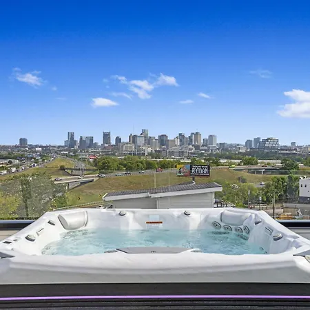 Luxe-high Note-rooftop Hot Tub-3 Mins To Broadway Holiday home *