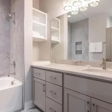 New Side By Side Homes - Sleeps 24 *