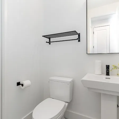Melody Row-2 Unit Combo W/hot Tub-mins To Broadway