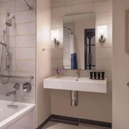Hotel Hyatt Centric Downtown Nashville