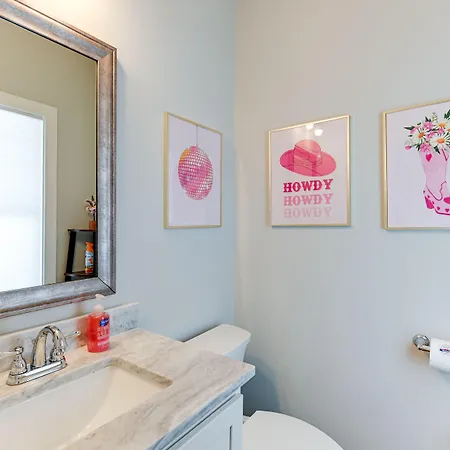 Pet-friendly Retreat About 3 Mi To Downtown! Hotel