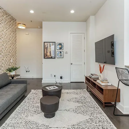 Modern Loft Near West End