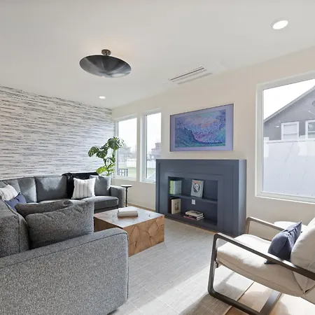 The Ashford - Brand New Gem Walk To Weho *
