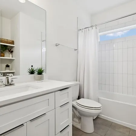 New Nash Modern Luxurious Space W Rooftop Views Holiday home