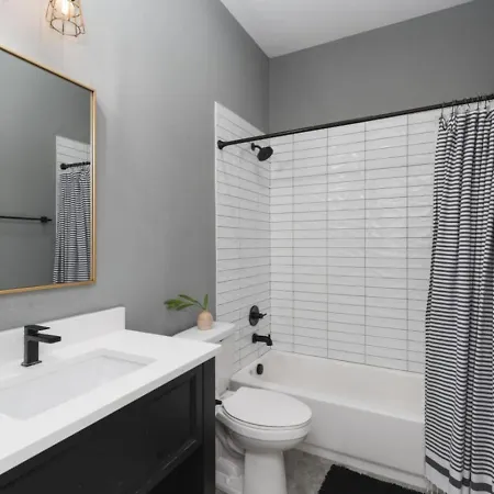 Holiday home Sleeps 16 Two Side By Side Only 3 Miles Broadway
