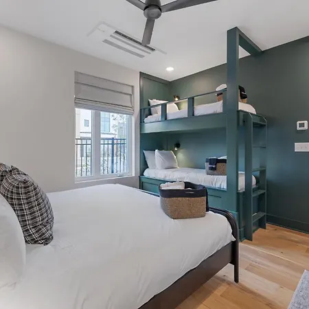 The Chestnut - Brand New Rooftop Skyline Views Holiday home Nashville