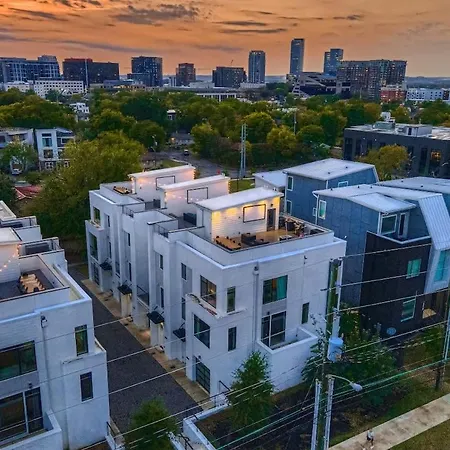 Luxury - The Gulch - Private Rooftop Holiday home