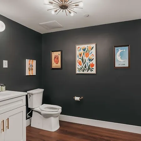 Starr Piano - Roxie And Carraway - 8 Bedrooms