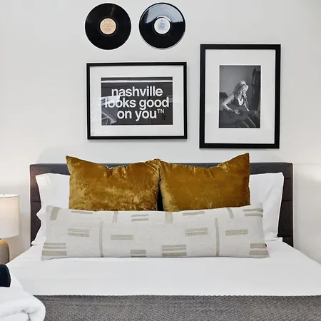 New Nash Modern Luxurious Space W Rooftop Views Holiday home