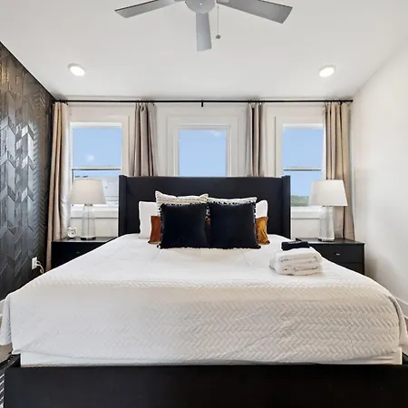 New Nash Modern Luxurious Space W Rooftop Views