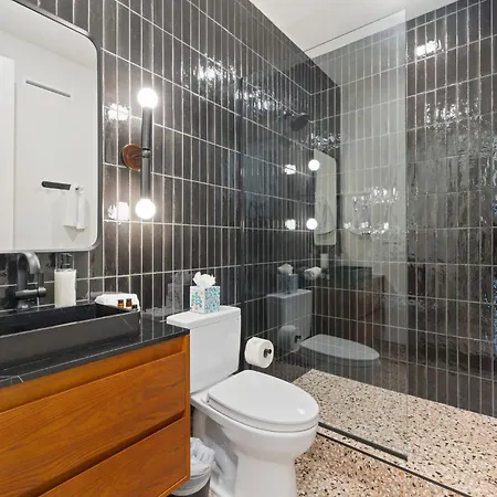 Holiday home The Ashford - Brand New Gem Walk To Weho