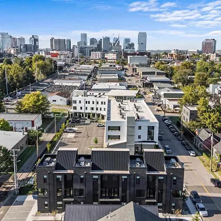 The Linden - Rooftop Views Refined Design New Holiday home