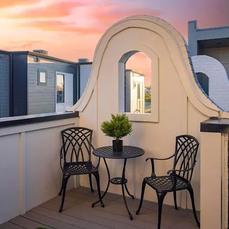 Printer's Alley Vibes Rooftop Fire Deck Karaoke * Nashville