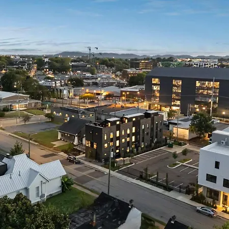 Holiday home The Elmwood - Brand New Rooftop Lounge W Firepit