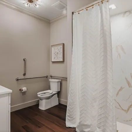 Starr Piano - Highball And Bellamy - 8 Bedroom Holiday home Nashville