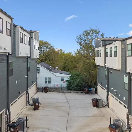 New Nash Modern Luxurious Space W Rooftop Views *