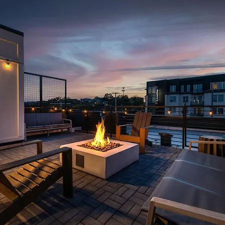 Holiday home 8br Rooftops With Hot Tub Fire Pit Skyline Views Nashville