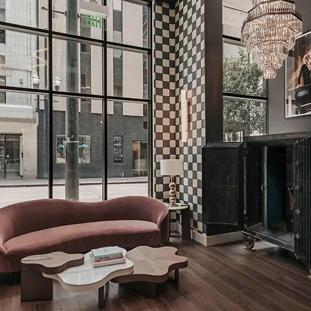 Starr Piano - Highball And Bellamy - 8 Bedroom *