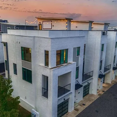 Gulch Downtown Skyline View Apartment