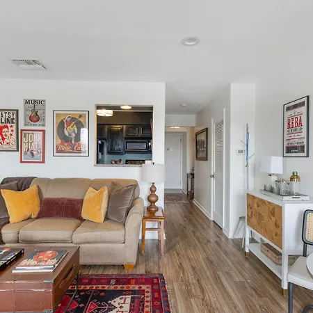 Apartment Downtown Riverfront Unit 820 *