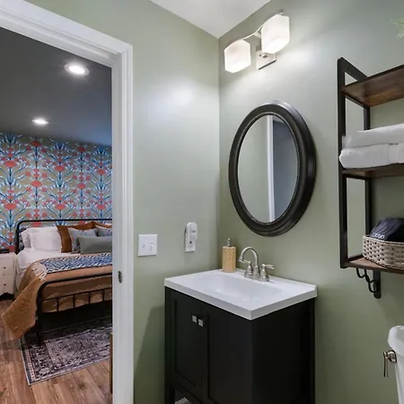 Downtown Riverfront Unit 820 Apartment *