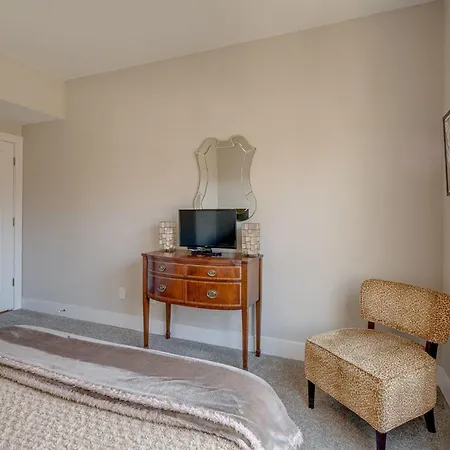 Cultured Coach - Music Row - Mins To Downtown Nashville