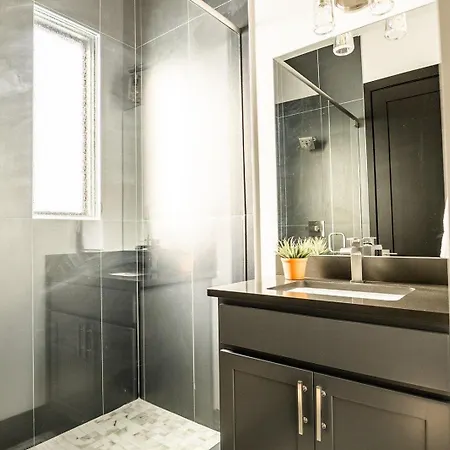 Two Lavish Gulch Homes - Mins To Broadway