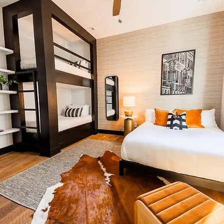 Two Lavish Gulch Homes - Mins To Broadway Holiday home *
