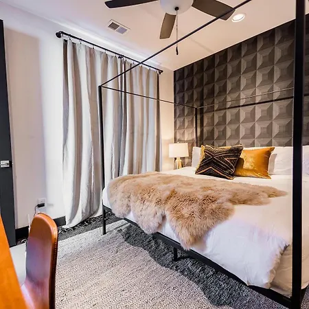 Two Lavish Gulch Homes - Mins To Broadway Holiday home *