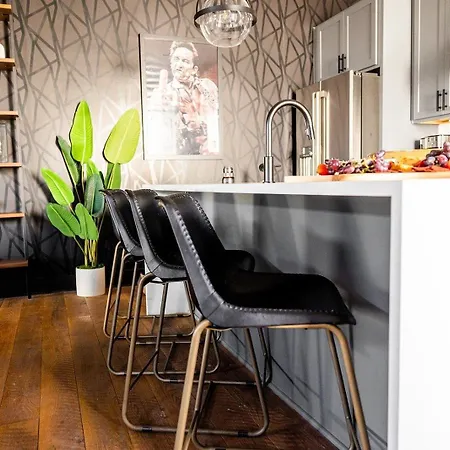 Holiday home Two Lavish Gulch Homes - Mins To Broadway